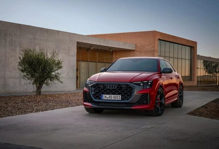 Audi RS Q8 2025 - mẫu xe SUV với công nghệ tiên tiến.