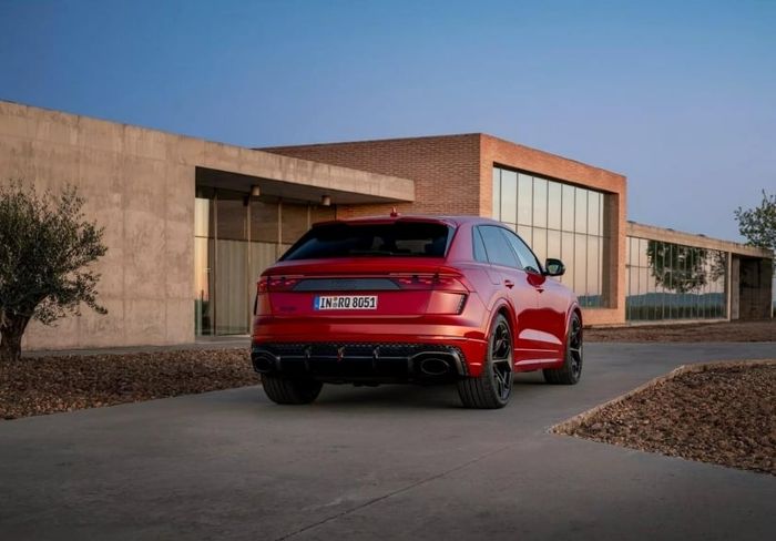 2025-audi-rs-q8-47-1719322985260