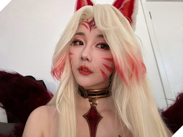 LMHT: Cựu BLV vô tình thể hiện tình cảm với Faker qua bộ cosplay Ahri Hall of Legends cực kỳ đáng yêu