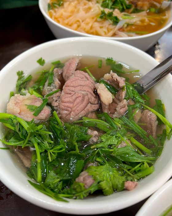 Tóc Tiên tiết lộ địa chỉ quán phở tái lăn lõi rùa 'đứng đầu trong lòng'