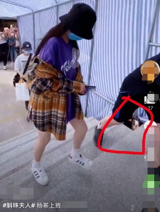 Dương Mịch và AngelaBaby đã từng bị rò rỉ clip quay lén với góc máy từ dưới lên.