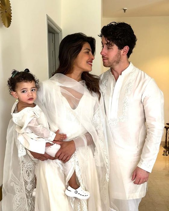 Nick Jonas đến Australia để hội ngộ với Priyanka Chopra đang đóng phim.