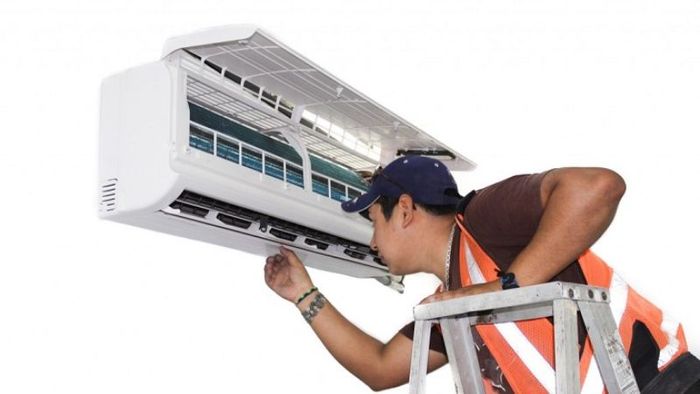 Điều hòa Daikin không lạnh do quá tải điện.