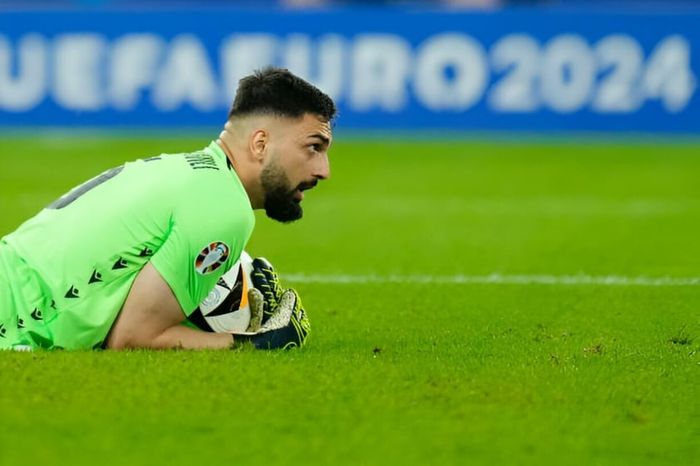 Hình ảnh của Giorgi Mamardashvili trong trận đấu tại Euro 2024.