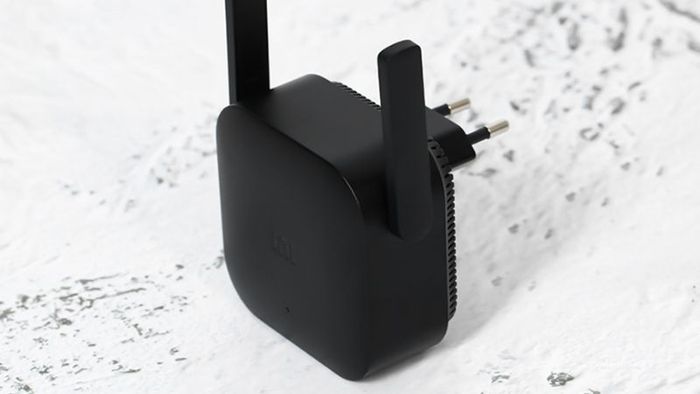 Bộ kích sóng WiFi Xiaomi Pro với khả năng duy trì kết nối ổn định cho đến 16 thiết bị tương tác cùng lúc. Đồng thời, sản phẩm còn giảm thiểu độ trễ, duy trì đường truyền mạng ổn định trong mọi khu vực của ngôi nhà hoặc không gian làm việc.