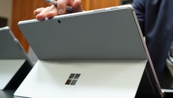 tiện ích sử dụng Surface Laptop