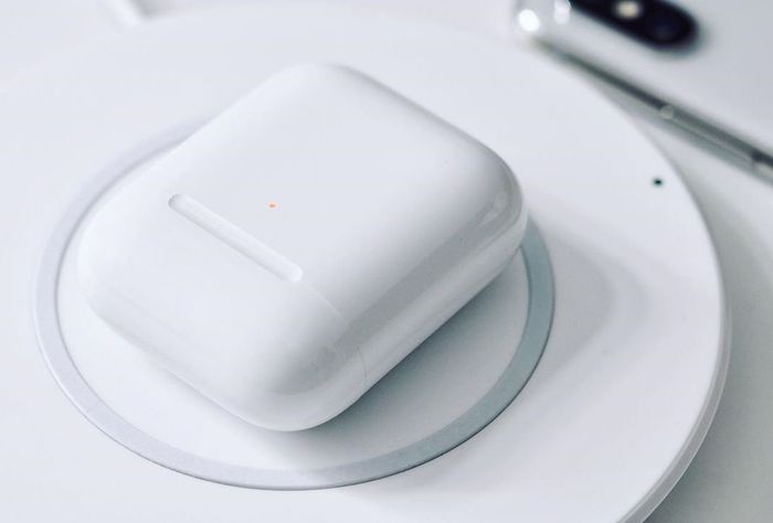 cách làm sạch AirPods