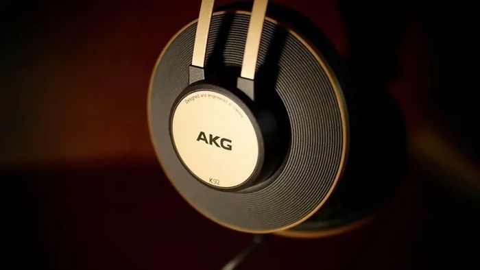 tai-nghe-akg-4