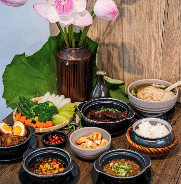 Cơm Đốt Thố Lão Đại bán hơn 900 suất mỗi ngày