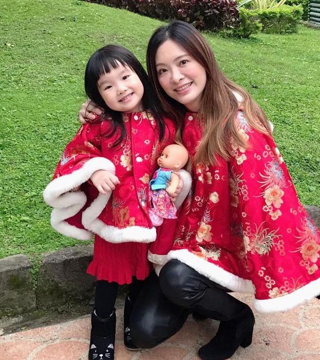 Cô con gái xinh đẹp của người đẹp Đài Loan được gia đình bảo vệ sau khi mẹ qua đời 4 năm