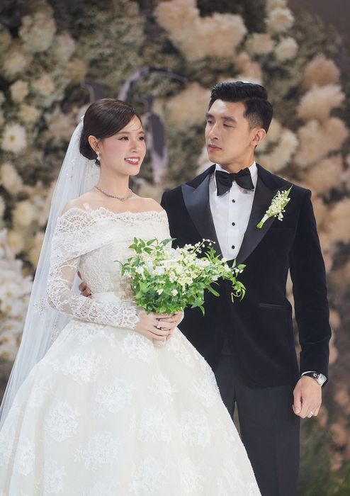 Các con số ấn tượng từ đám cưới của Midu