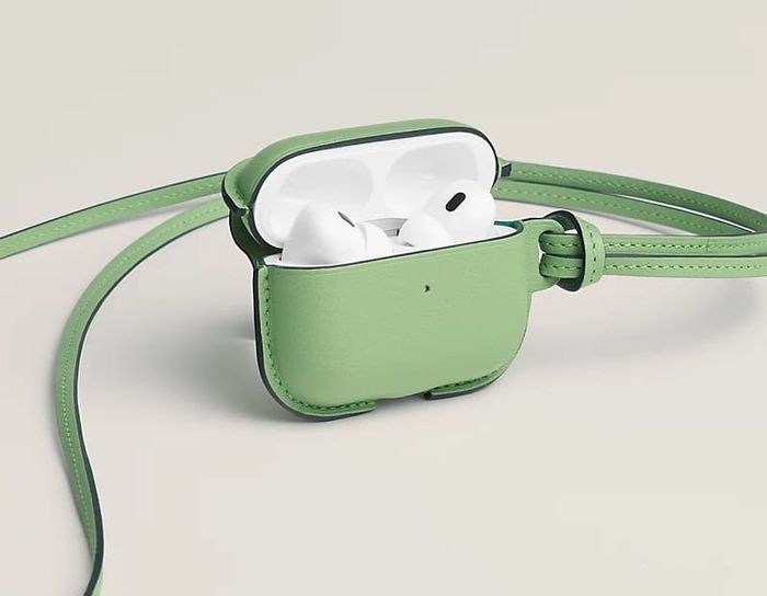 Hộp đựng AirPods Pro 2 từ Hermès