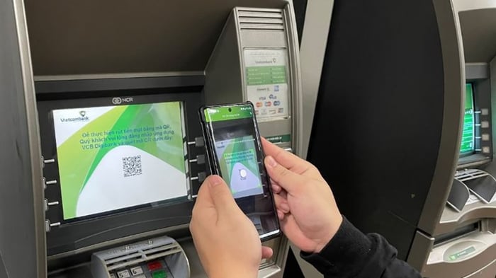 cách rút tiền từ ATM