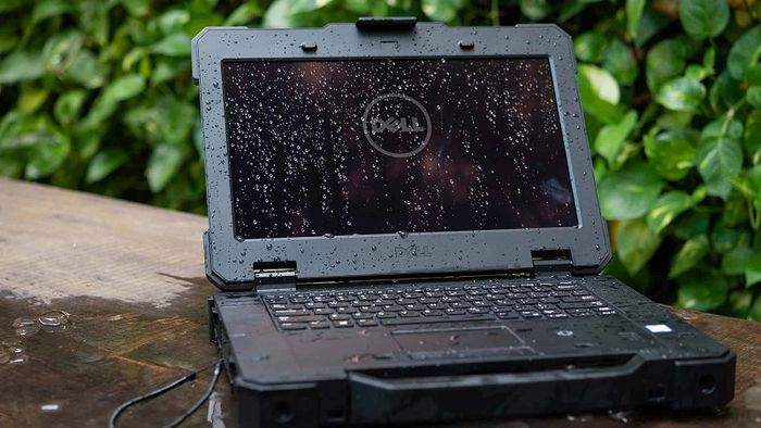 Màn hình laptop bị ẩm