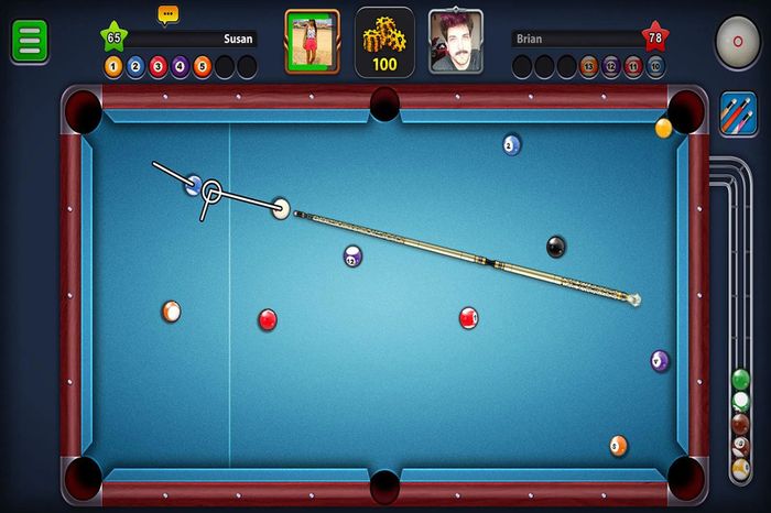 Các tính năng nổi bật của 8 Ball Pool gồm có chế độ giải đấu, phòng chờ trực tuyến và cửa hàng trò chơi, cho phép người chơi mua các vật phẩm trang trí và nâng cấp dụng cụ chơi. Người chơi có thể tương tác với cộng đồng toàn cầu qua chat trực tiếp và các sự kiện cộng đồng. Ngoài ra, phiên bản PC thường xuyên cập nhật, mang đến trải nghiệm mới lạ và thú vị qua từng phiên bản.