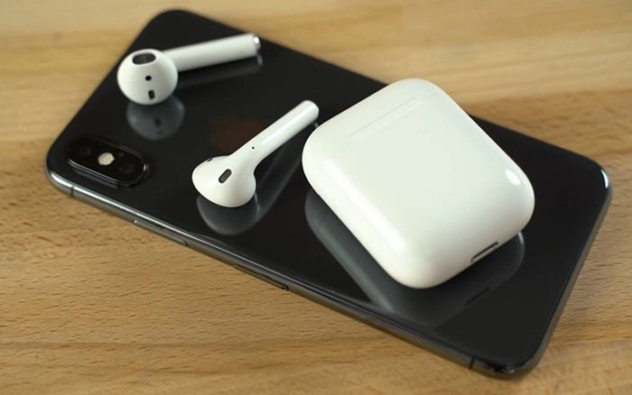 AirPods thế hệ đầu