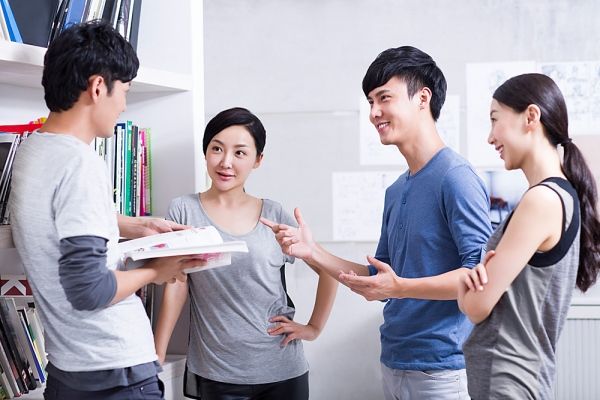 Giao tiếp tiếng Hàn qua học nhóm