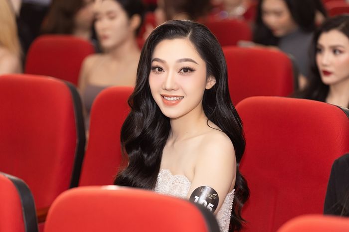 Một thí sinh gây tranh cãi khi sử dụng tiếng Anh tại cuộc thi Miss Grand Vietnam