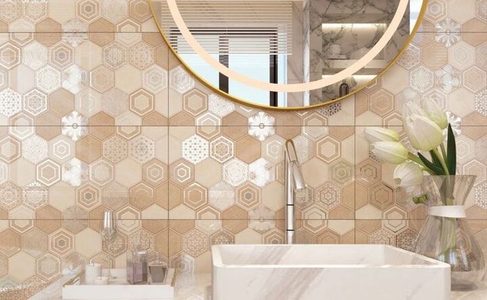 Giấy dán tường trong nhà tắm không chỉ làm đẹp mà còn mang lại cảm giác thoải mái. (Ảnh: Hita)