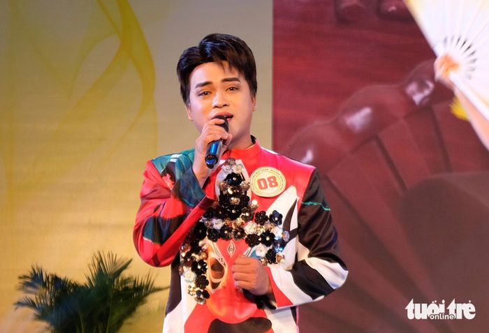 Nghệ sĩ trẻ Hùng Vương tham gia cuộc thi cải lương Mộc Quán - Nguyễn Trọng Quyền - Ảnh: LINH ĐOAN