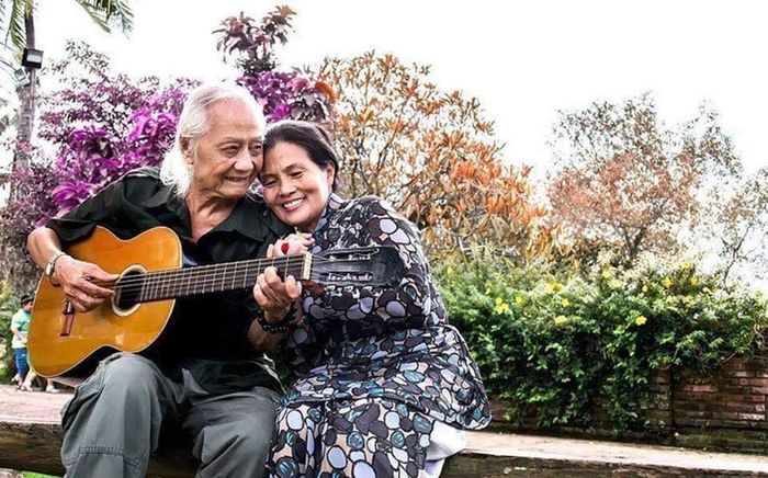 Nhạc sĩ Thái Ngọc Sơn và nghệ sĩ Thùy Lan có cuộc hôn nhân hạnh phúc và có sự thống nhất trong nghệ thuật
