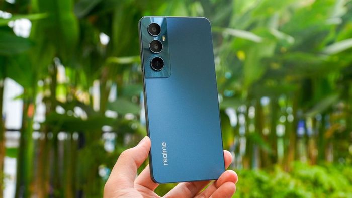 <strong>Realme C65 và Poco M5, điện thoại nào tốt hơn?</strong>