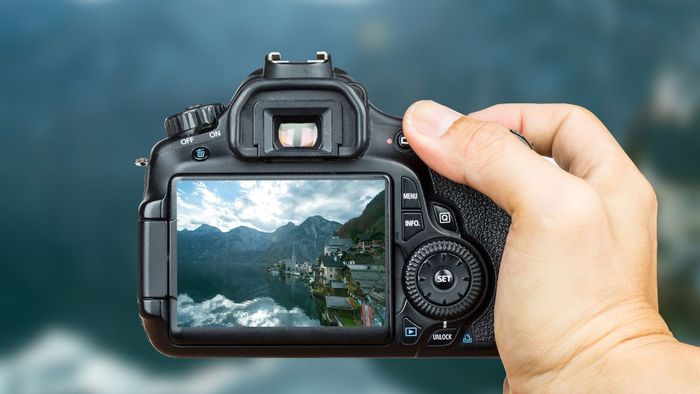 Máy ảnh compact và mirrorless khác nhau ở điểm nào?