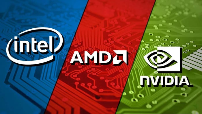 Vào những năm 2000, NVIDIA là một công ty khá nhỏ so với Intel và AMD