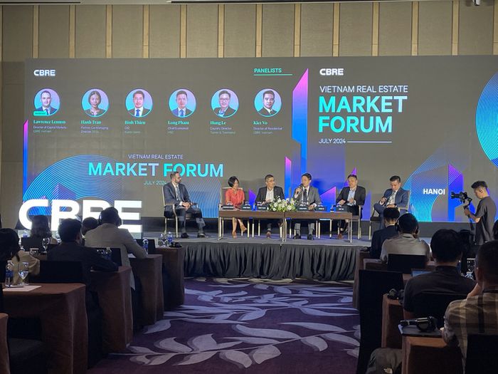 Hội nghị công bố điểm nóng thị trường bất động sản 6 tháng đầu năm 2024 do CBRE Việt Nam tổ chức ngày 9-7 tại Hà Nội - Ảnh: BẢO NGỌC