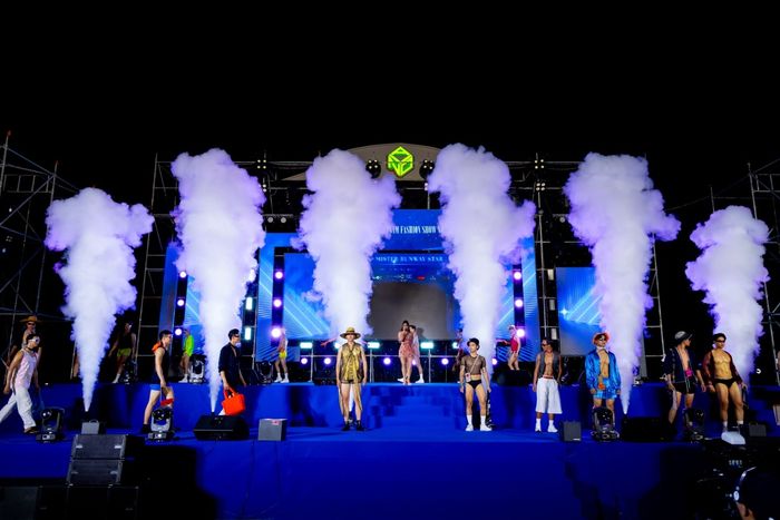 Dàn thí sinh Mister Vietnam biểu diễn tại NovaWorld Phan Thiết
