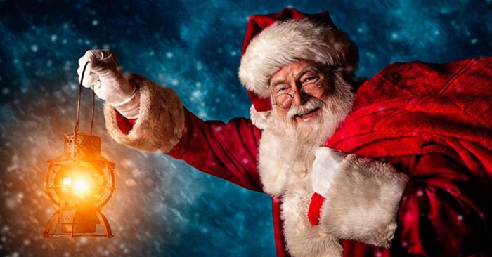 Hoshilily gây sốt mạng xã hội với bộ trang phục Ông Già Noel Nóng Bỏng giữa mùa Hè