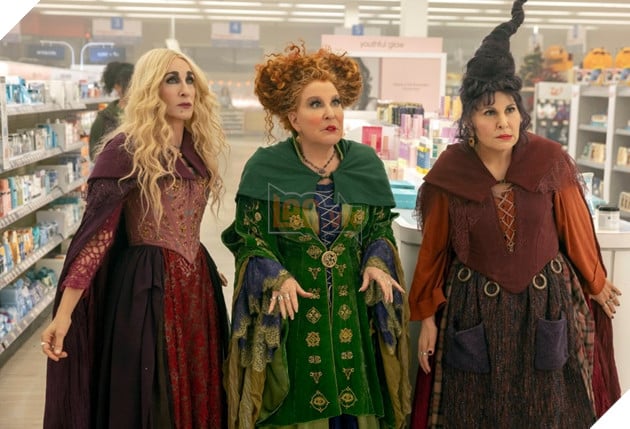 Bette Midler Chia Sẻ Về Việc Chờ Đợi Hocus Pocus 3 Đi Vào Sản Xuất