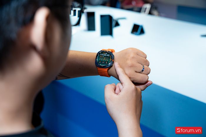 Galaxy Watch Ultra sẽ đối đầu trực tiếp với Apple Watch Ultra 2