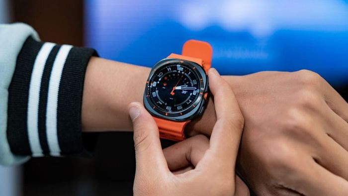 Đánh giá Galaxy Watch Ultra về thiết kế và màn hình