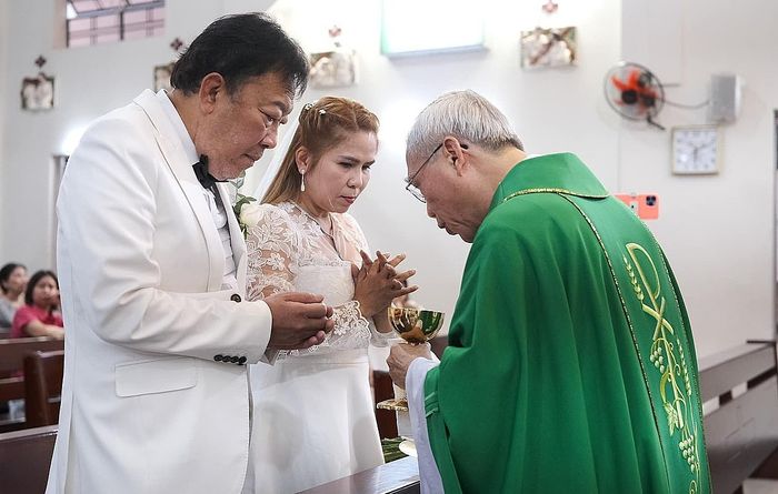 Vợ chồng nhạc sĩ Lê Quang kỷ niệm 30 năm ngày kết hôn