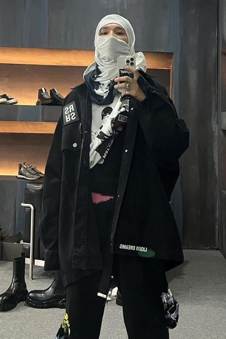 Thời trang 'ấn tượng' của rapper MCK