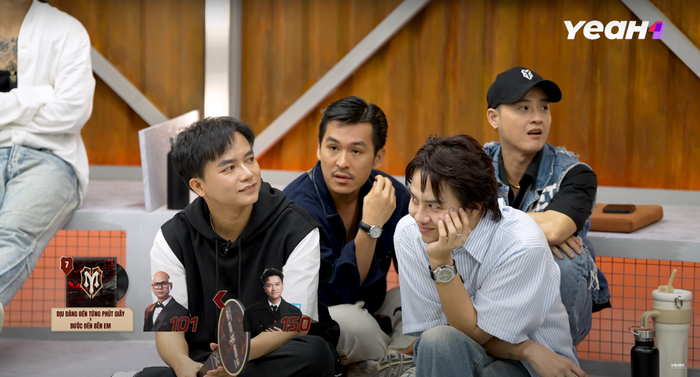 Nhà Xương rồng đang tranh luận xem liệu có nên thực hiện tiết mục opera trong lần biểu diễn sắp tới hay không...