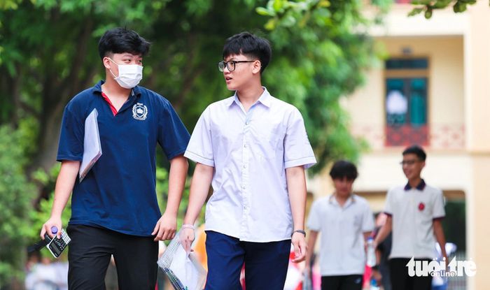 Học sinh tham gia kỳ thi tuyển sinh vào lớp 10 tại Nghệ An - Ảnh: DOÃN HÒA