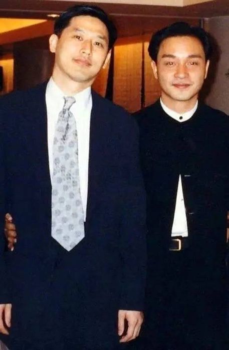 Đông đảo khán giả phản ứng gay gắt với việc Đường Hạc Đức sống chung với người mới tại nhà của Trương Quốc Vinh
