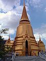 Chedi Phra Sri Rattana tại đền chùa