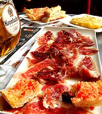 Thịt hun khói jamón ibérico ở Passeig de Gràcia, Barcelona