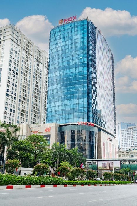 Tòa ROX Tower Nguyễn Chí Thanh nằm trên một trong những con đường đô thị đẹp nhất Việt Nam