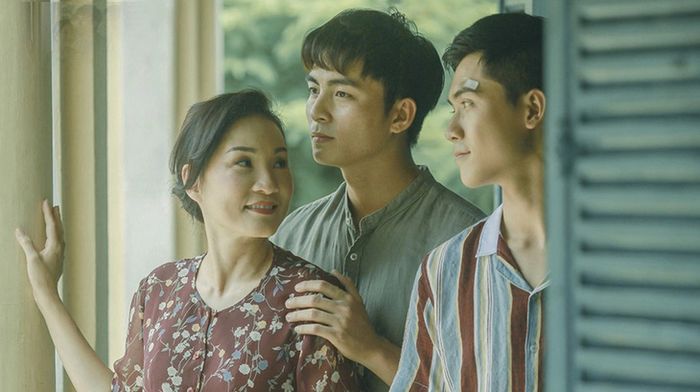 Ba diễn viên chính trong bộ phim Thưa mẹ con đi (từ trái sang): Hồng Đào, Lãnh Thanh và Võ Điền Gia Huy - Ảnh: ĐPCC
