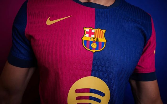 Barcelona giới thiệu bộ đồng phục mới, nổi bật với sự xuất hiện của Lamine Yamal