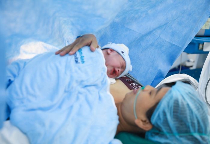 Mang thai sau 5 năm điều trị ung thư bằng cách cắt cổ tử cung