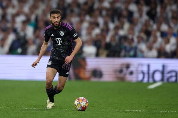 Noussair Mazraoui là lựa chọn số một của MU cho vị trí hậu vệ phải.