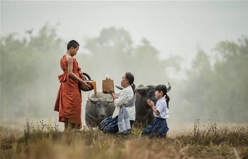 Phật dạy cách bố thí đúng cách