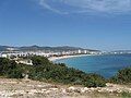 Platja d'en Bossa nhìn về phía bắc hướng đến đô thị Ibiza