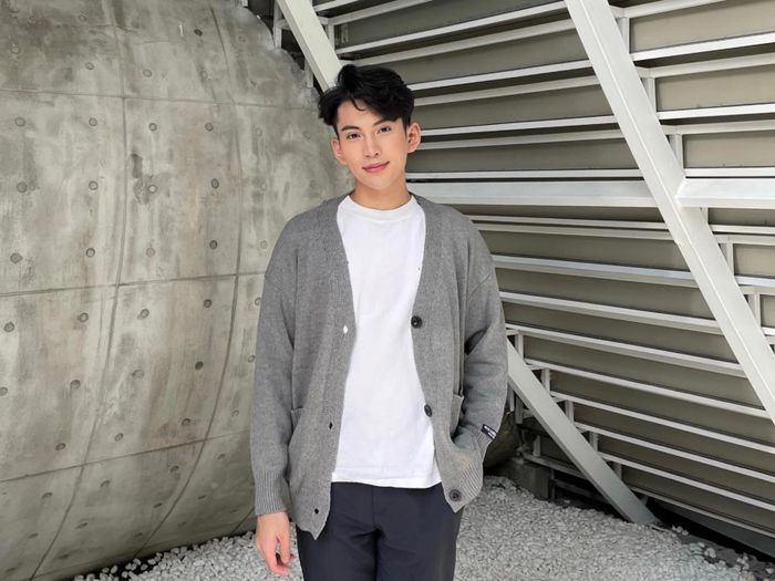 Ngoài việc học, Thành còn dành thời gian dạy thêm tiếng Anh để có thêm thu nhập.