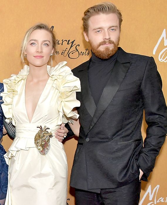 Nữ diễn viên Saoirse Ronan bí mật tổ chức lễ cưới